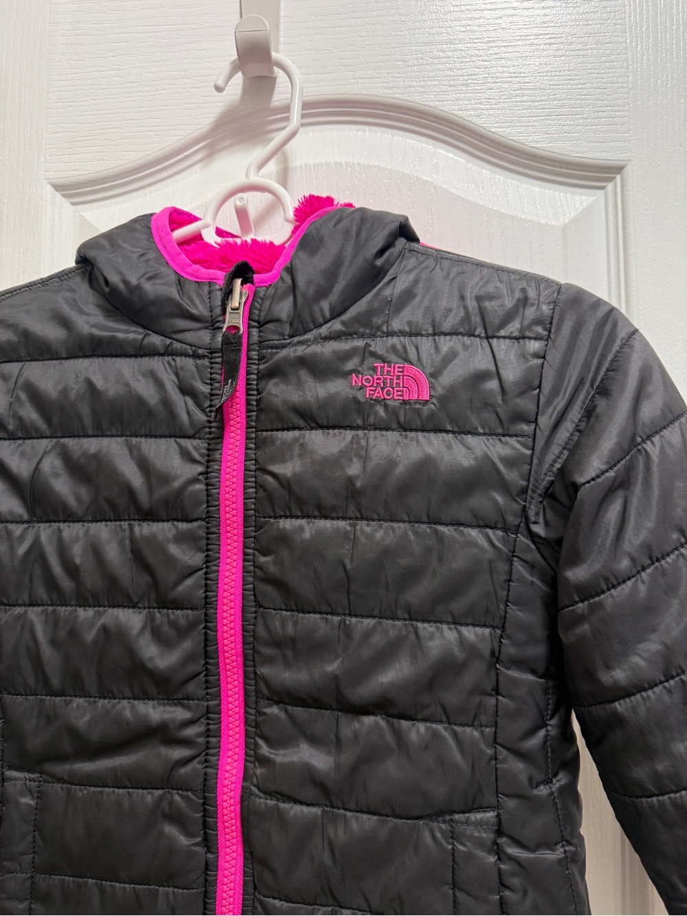 The North Face double sided Black nd hot pink Jacket with side pockets. Soft - Picture 2 of 16